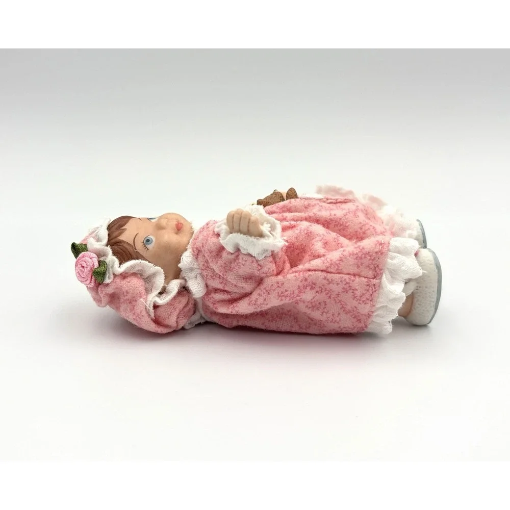 2001 Hallmark Keepsake Ornament Mistletoe Miss 1st Doll Bear QX8092 Vintage